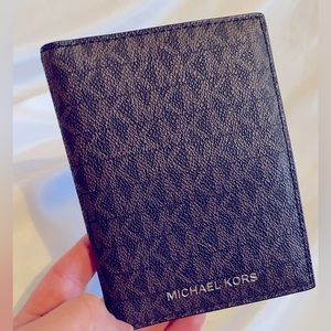 New MICHAEL KORS Wallet